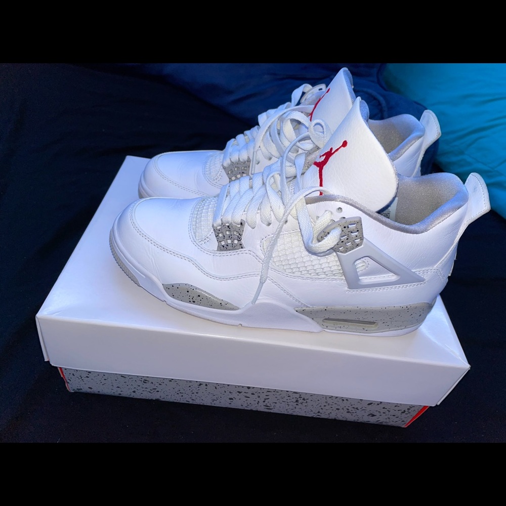Jordan 4s